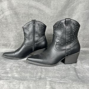 Universal Thread boots black faux leather Twyla 7.5 zip studded
